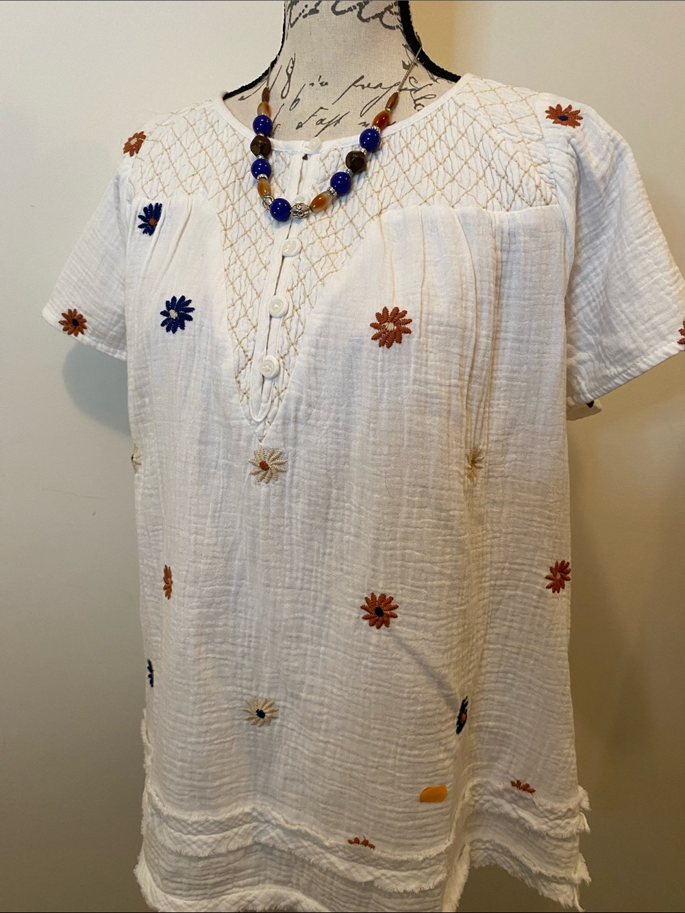 Coldwater Creek White gauze Embroidered Daisies Lightweight Boho Top
